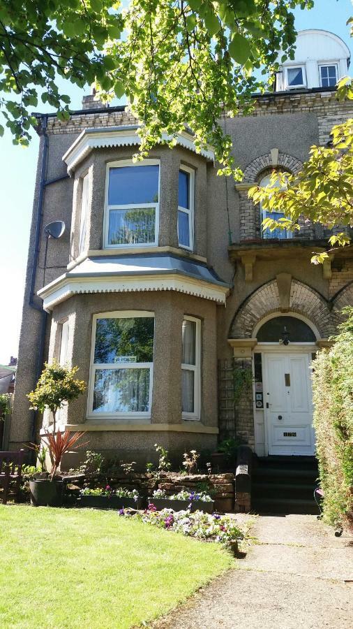 Barrie Guest House Barrow-in-Furness Ngoại thất bức ảnh
