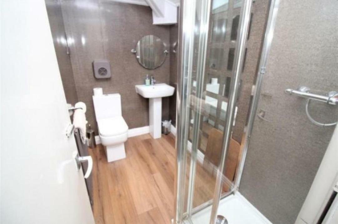 Barrie Guest House Barrow-in-Furness Ngoại thất bức ảnh